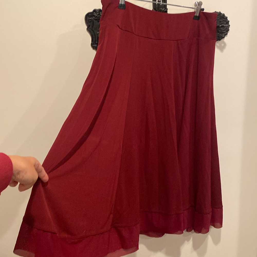 MIDI flowy skirt